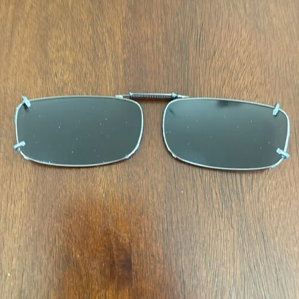 🔥FREE WITH PURCHASE 🔥 Clip on sunglasses